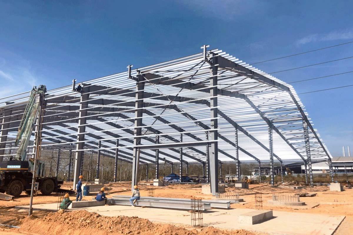 Thi công nhà xưởng tiền chế cho doanh nghiệp sản xuất, kho bãi và khu công nghiệp